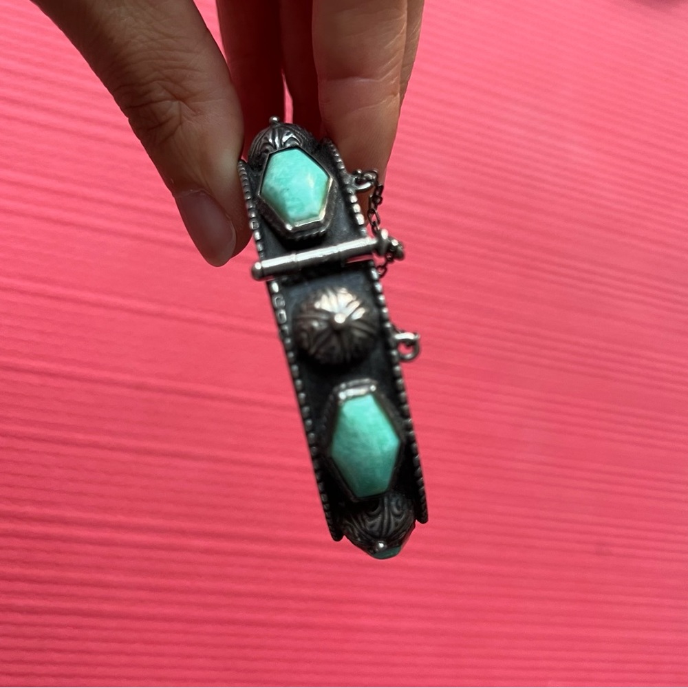 Vintage Silver and Turquoise Bracelet - Picture 2 of 3